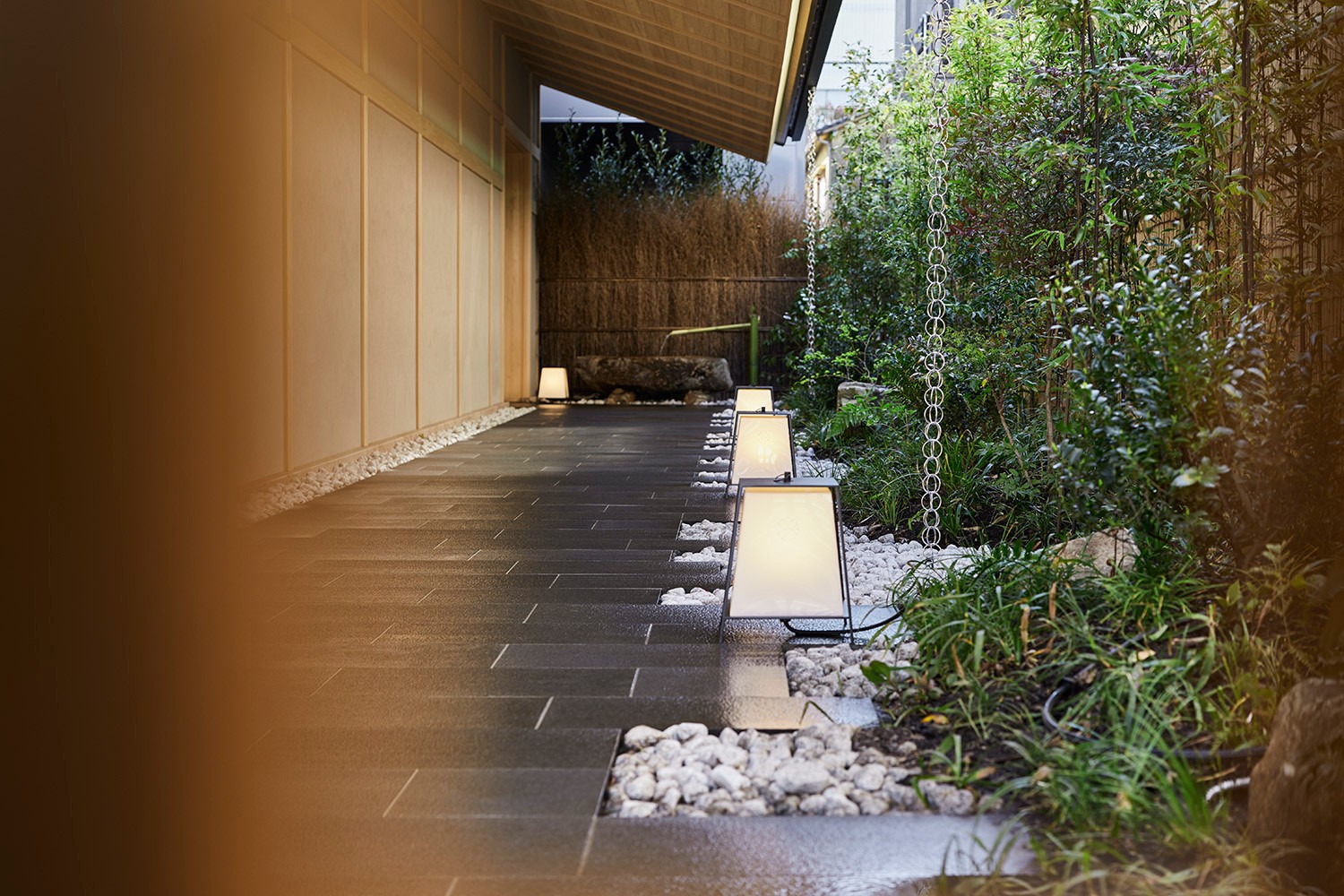 ONSEN RYOKAN 由縁 新宿 旅館の通路