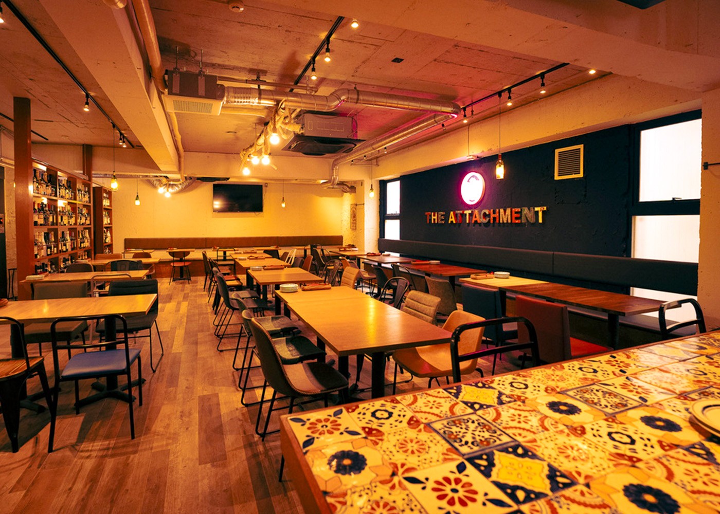 Wine restaurant The Attachment 池袋店 店内席